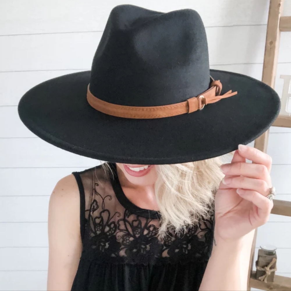 Avenue Zoe Stylish Black Fedora with Tan Band NWT